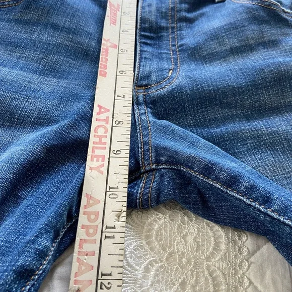 Sonoma Girlfriend Jeans Medium Wash Distressing and Holes Mid Rise Size 8 - Picture 12 of 13